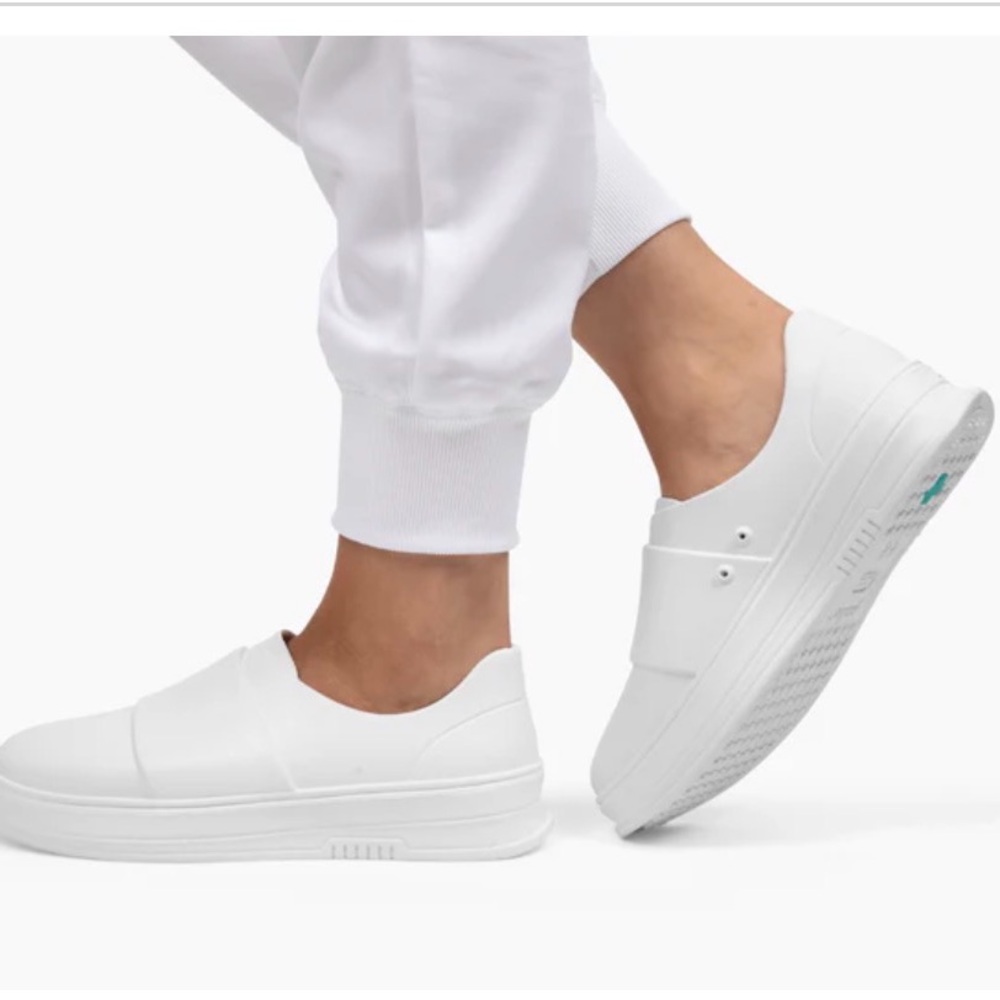 Gales by STAND+ Unisex White Slip-On’s for Healthcare Workers